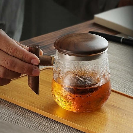 Customization High Borosilicate Glass Wooden Handle Mountain And Sea Texture Tea Cup Corporate Gifts