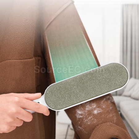 Clothes De-linting Brush