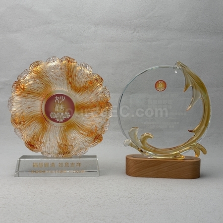 crystal gift, crystal souvenir, crystal trophy, crystal trophy cup, crystal medal, crystal plaques, crystal paper weight, colorful glass trophies, engraved crystal, 3D crystals, corporate gifts, premium gifts, gift supplier, promotional gifts, gift company, souvenirs, stationery, gift wholesale, gift ideas