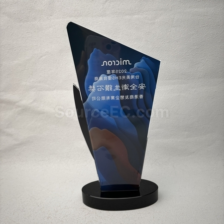 crystal gift, crystal souvenir, crystal trophy, crystal trophy cup, crystal medal, crystal plaques, crystal paper weight, colorful glass trophies, engraved crystal, 3D crystals, corporate gifts, premium gifts, gift supplier, promotional gifts, gift company, souvenirs, stationery, gift wholesale, gift ideas